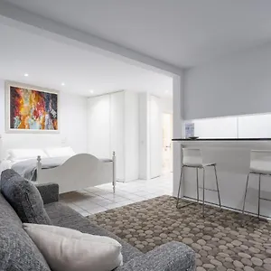 - Por Santa Maria Apartment Florence